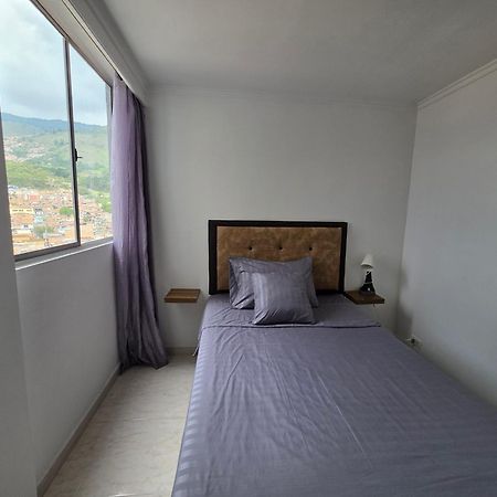 Apartamento Vistas Lindas Cerca Centro Medellín Buitenkant foto