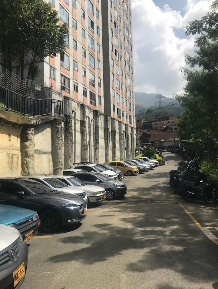 Apartamento Vistas Lindas Cerca Centro Medellín Buitenkant foto